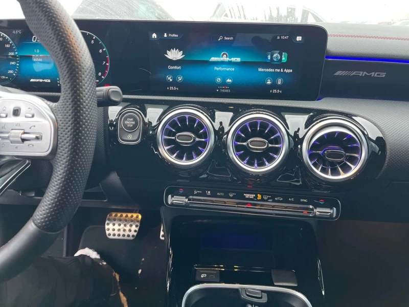 Mercedes-Benz CLA * AMG 35 * CARFAX * БЕЗ ПЪРВОНАЧАЛНА ВНОСКА, снимка 9 - Автомобили и джипове - 53022936