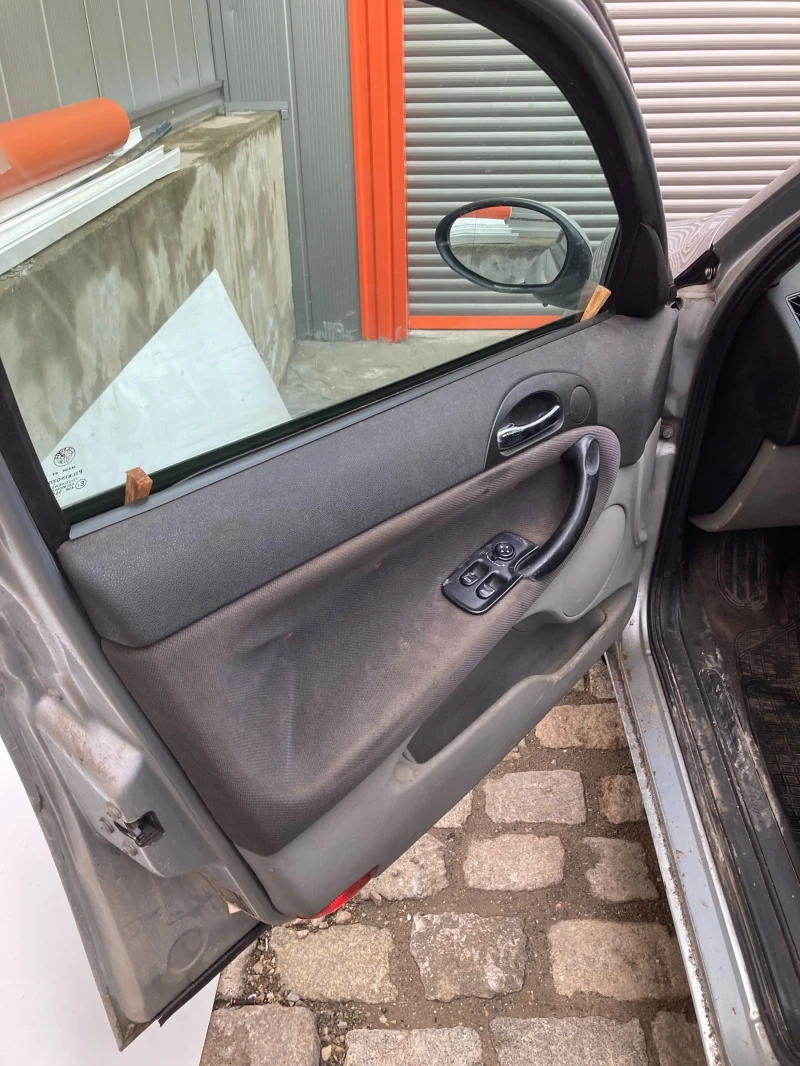 Alfa Romeo 147 1.9, снимка 8 - Автомобили и джипове - 53295677