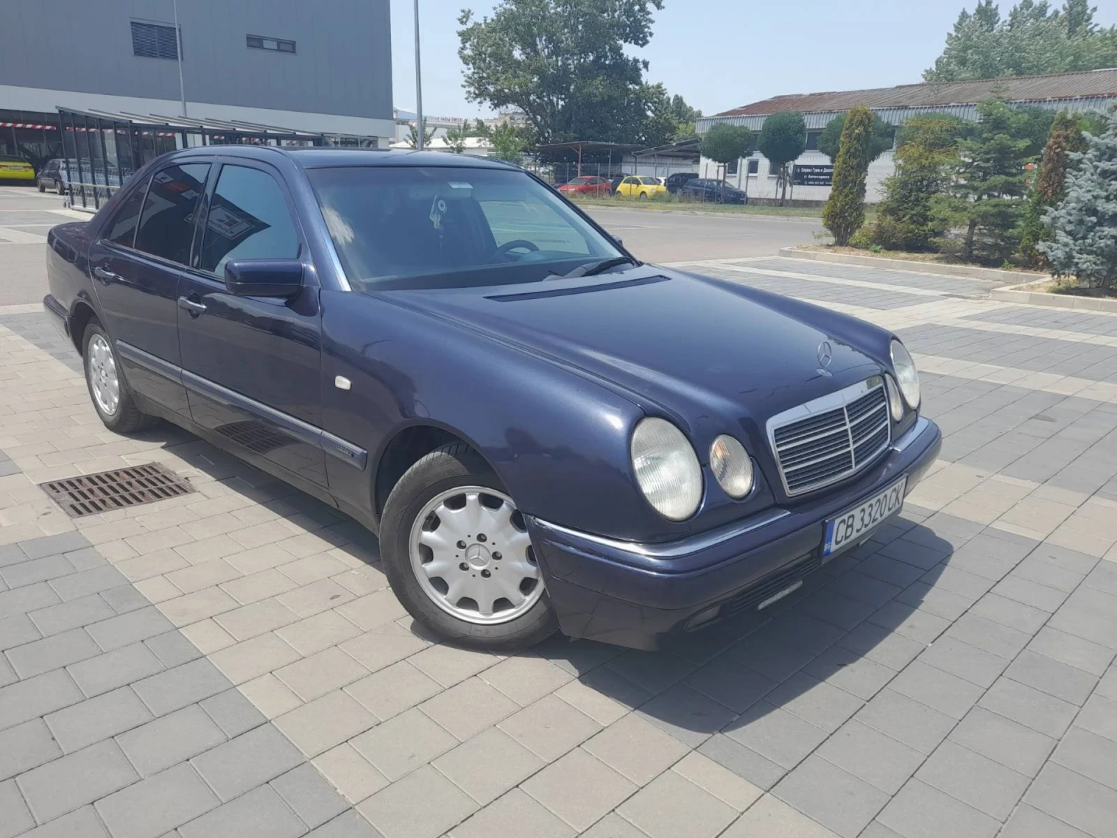 Mercedes-Benz E 200 W210 - изображение 2