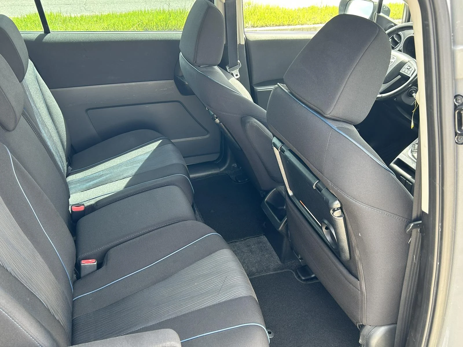 Mazda 5 2.0 - изображение 8