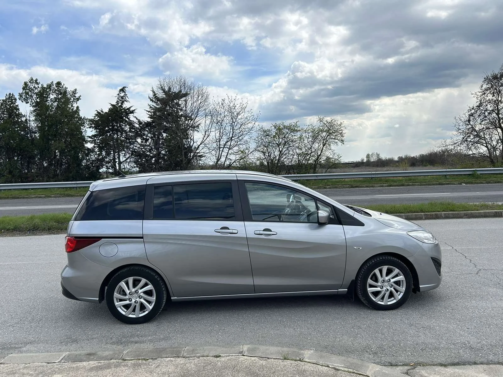 Mazda 5 2.0 - изображение 4