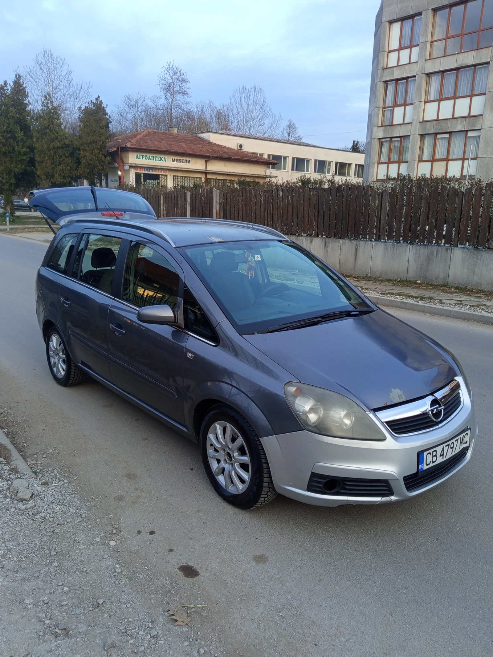 Opel Zafira  - изображение 2