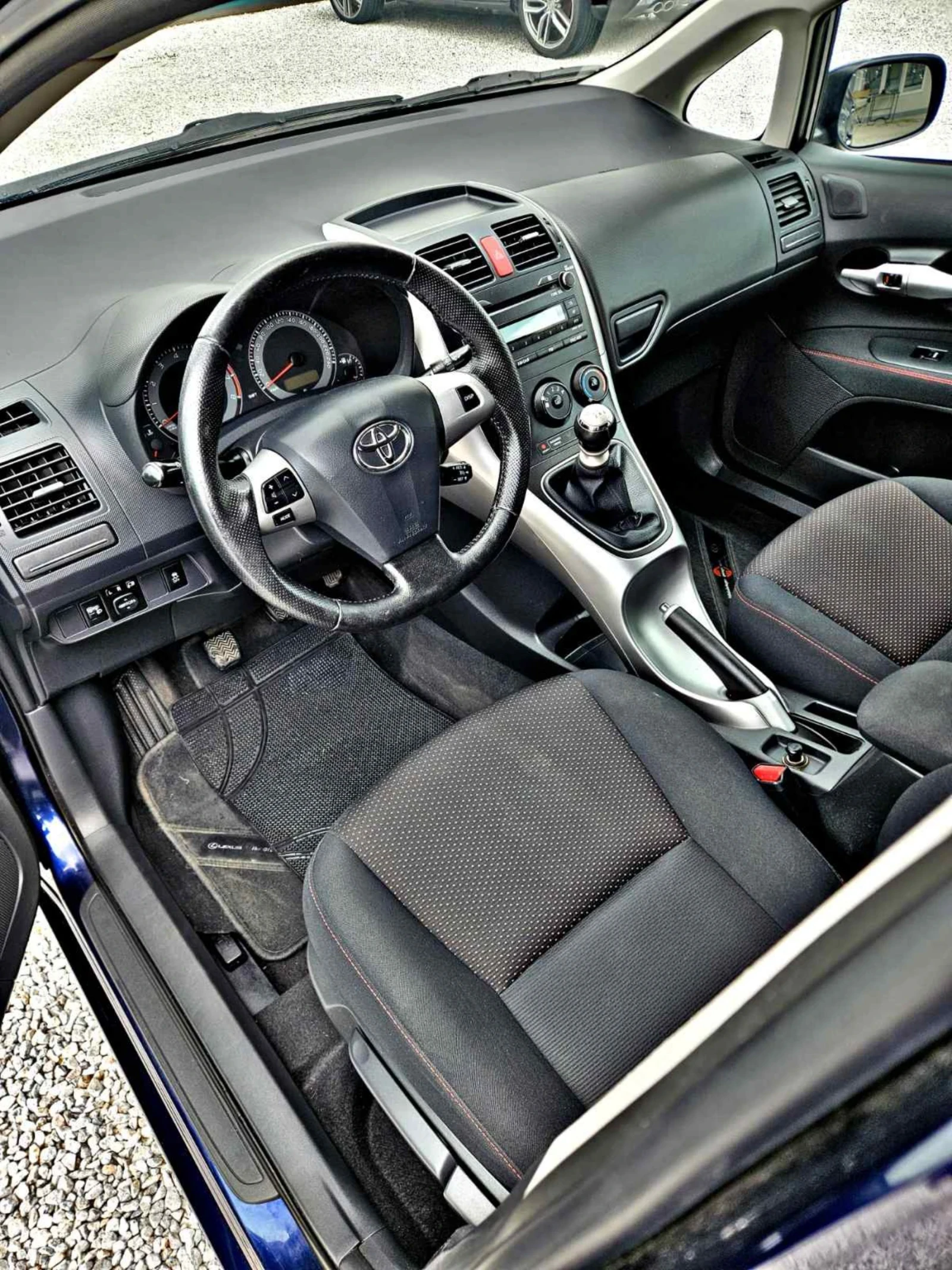 Toyota Auris 1.8 бенз.147 кс - изображение 10