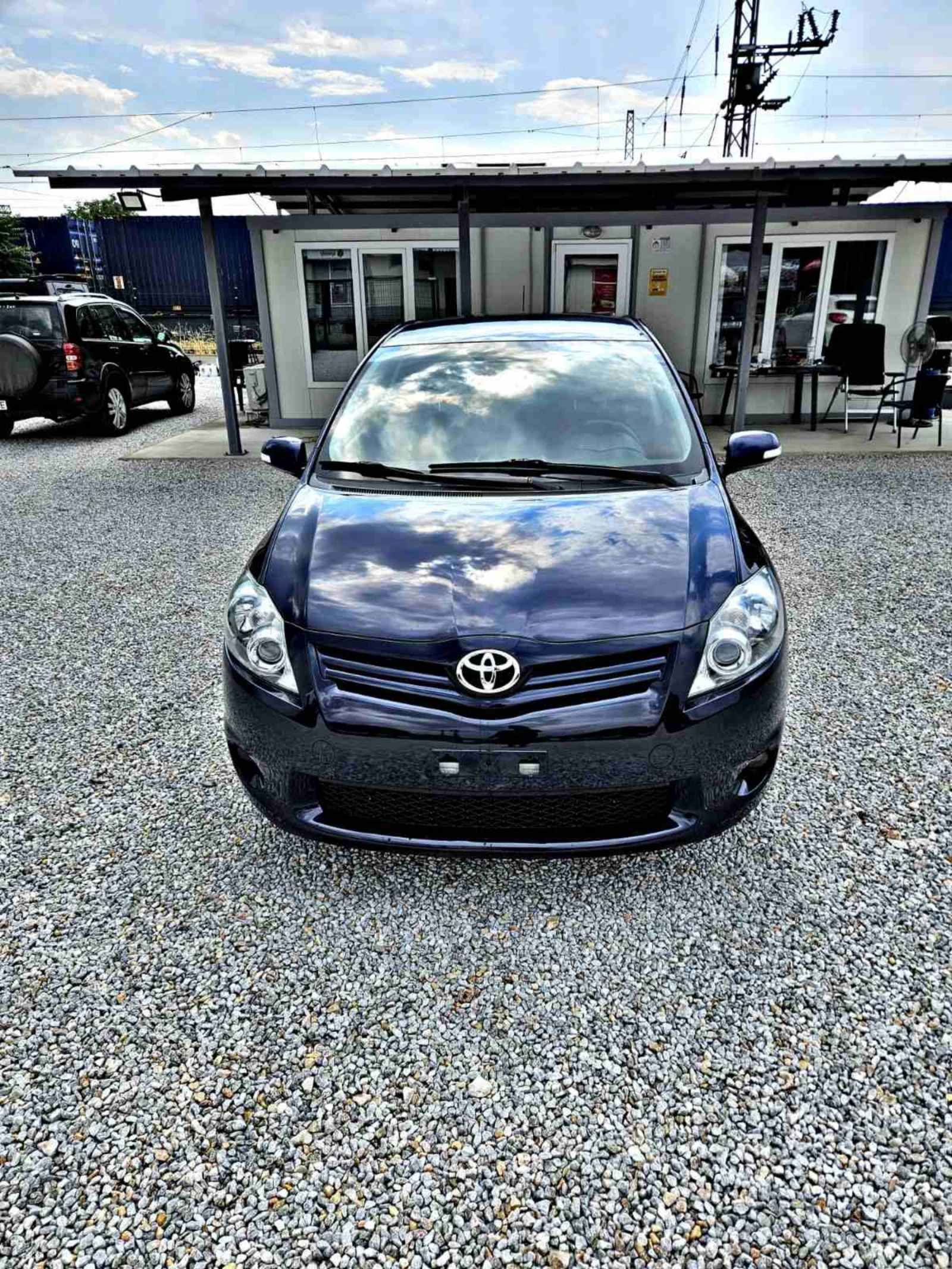 Toyota Auris 1.8 бенз.147 кс - изображение 2