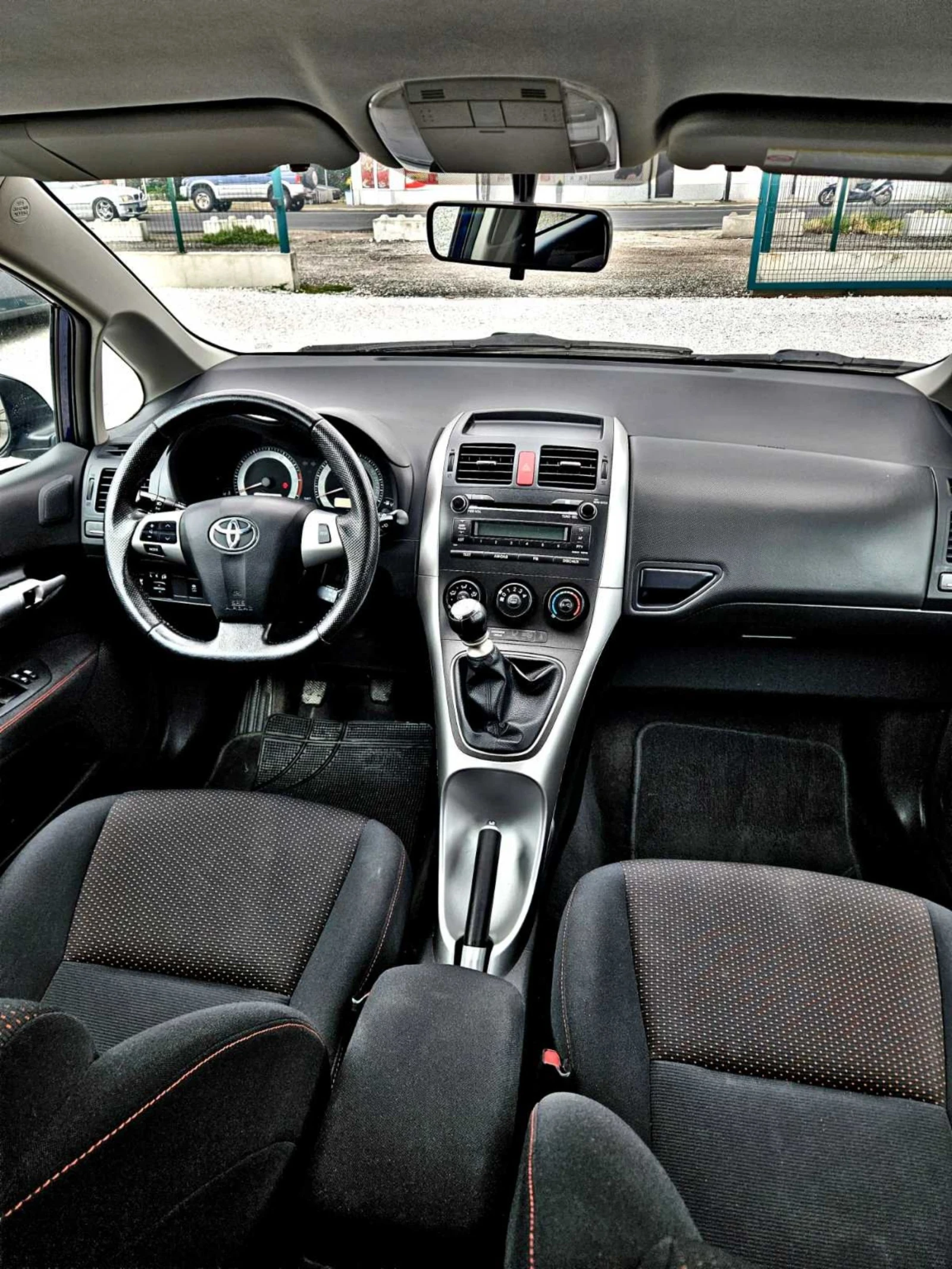 Toyota Auris 1.8 бенз.147 кс - изображение 9