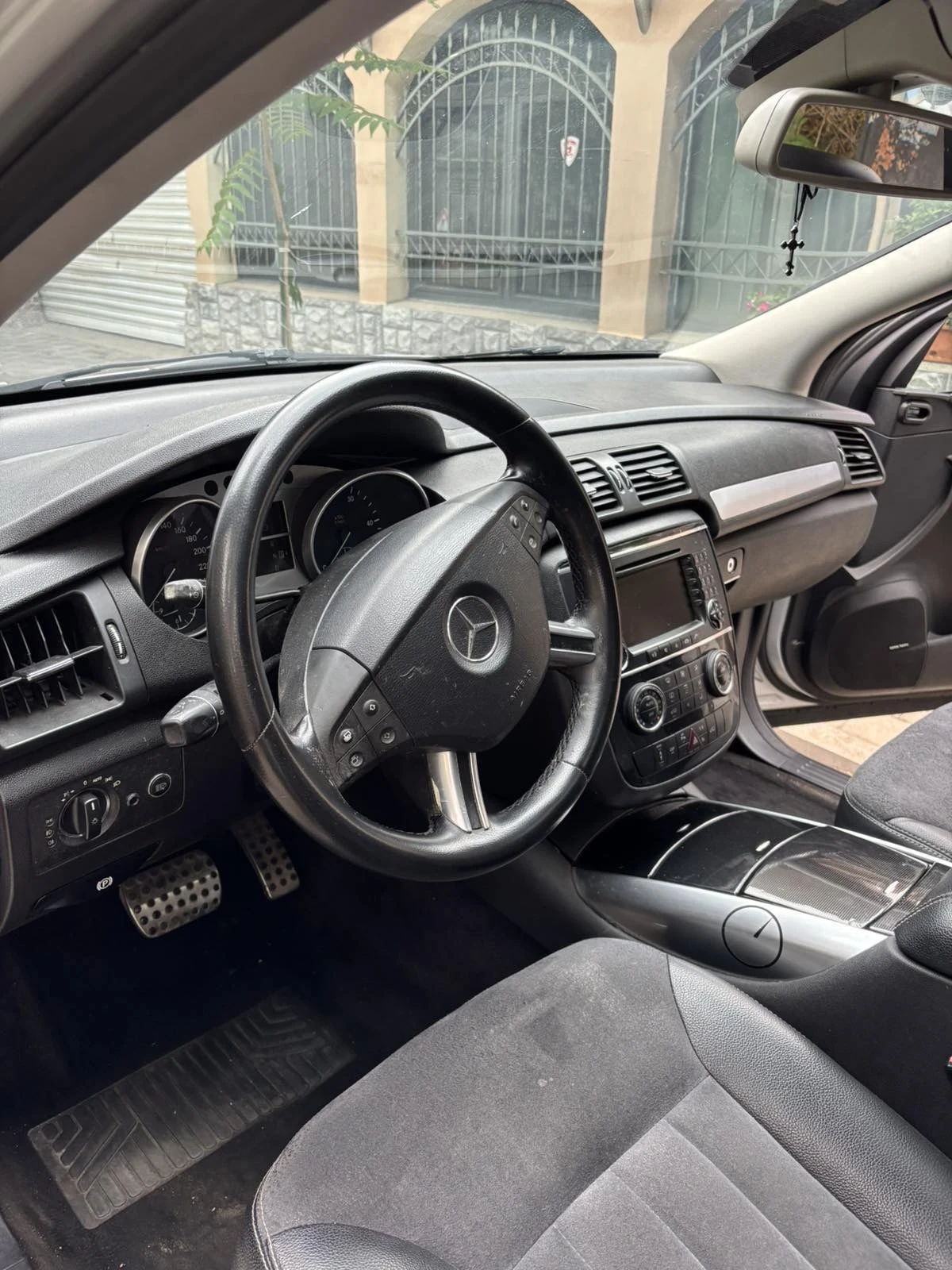 Mercedes-Benz R 320 4matic - изображение 5