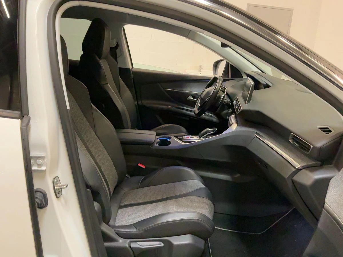 Peugeot 3008 1.2 Allure, снимка 7 - Автомобили и джипове - 53800667