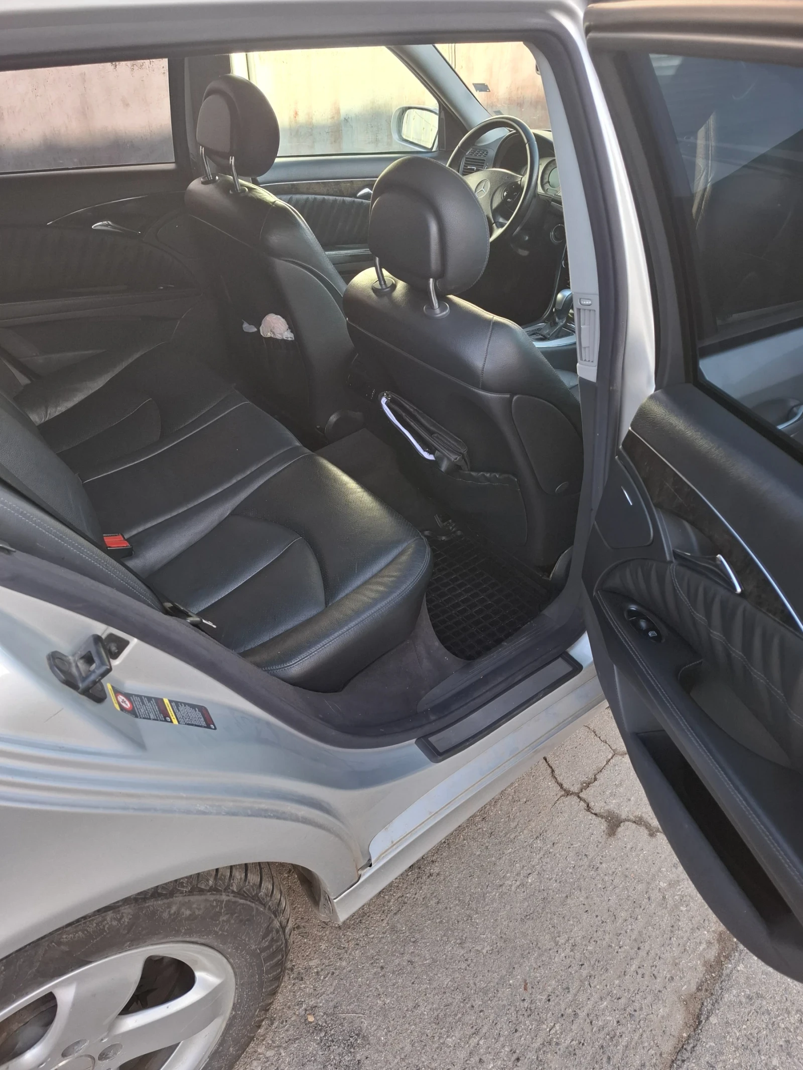 Mercedes-Benz E 270 CDI AVANTGARDE , снимка 9 - Автомобили и джипове - 53913726