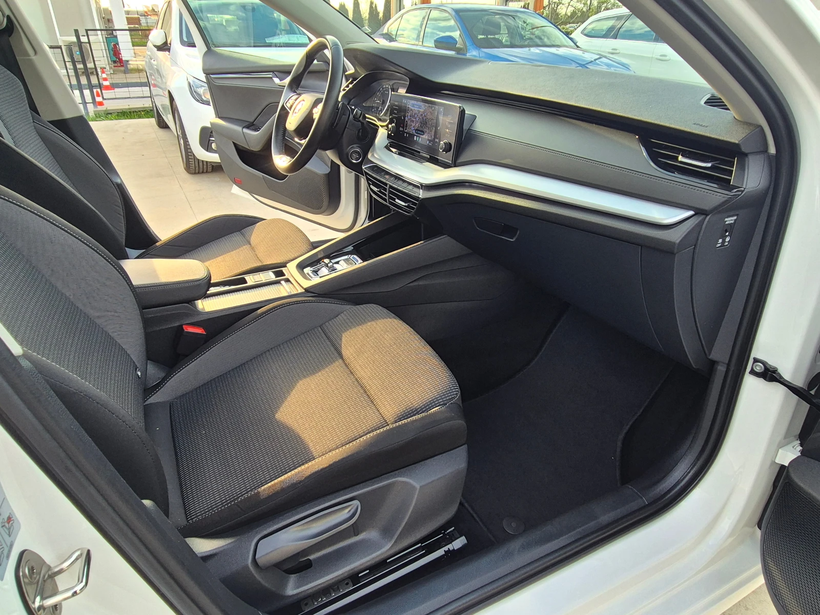 Skoda Octavia С Гаранция 2.0TDI-А/Т-150кс, снимка 9 - Автомобили и джипове - 54126976