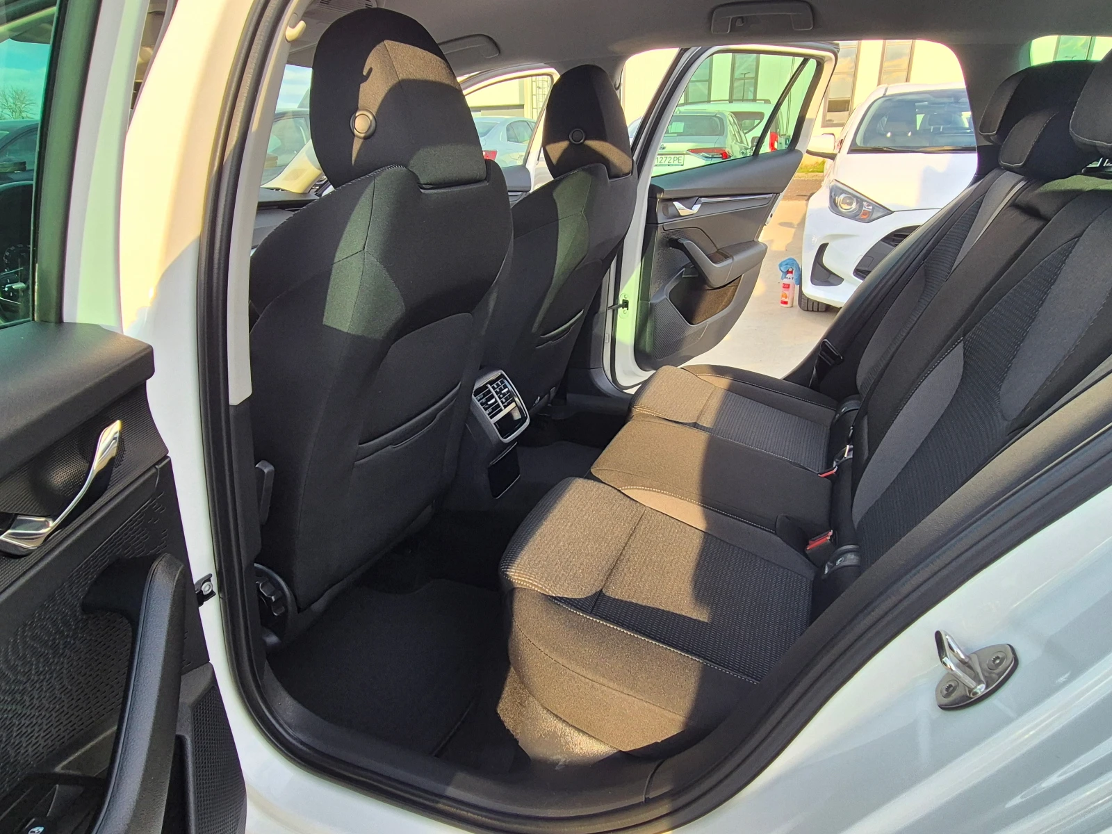 Skoda Octavia С Гаранция 2.0TDI-А/Т-150кс, снимка 12 - Автомобили и джипове - 54126976