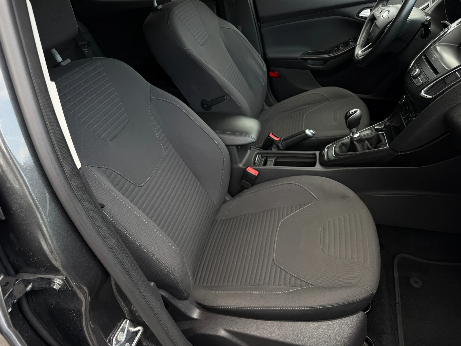 Ford Focus 1.5 TDCI, снимка 9 - Автомобили и джипове - 54328808