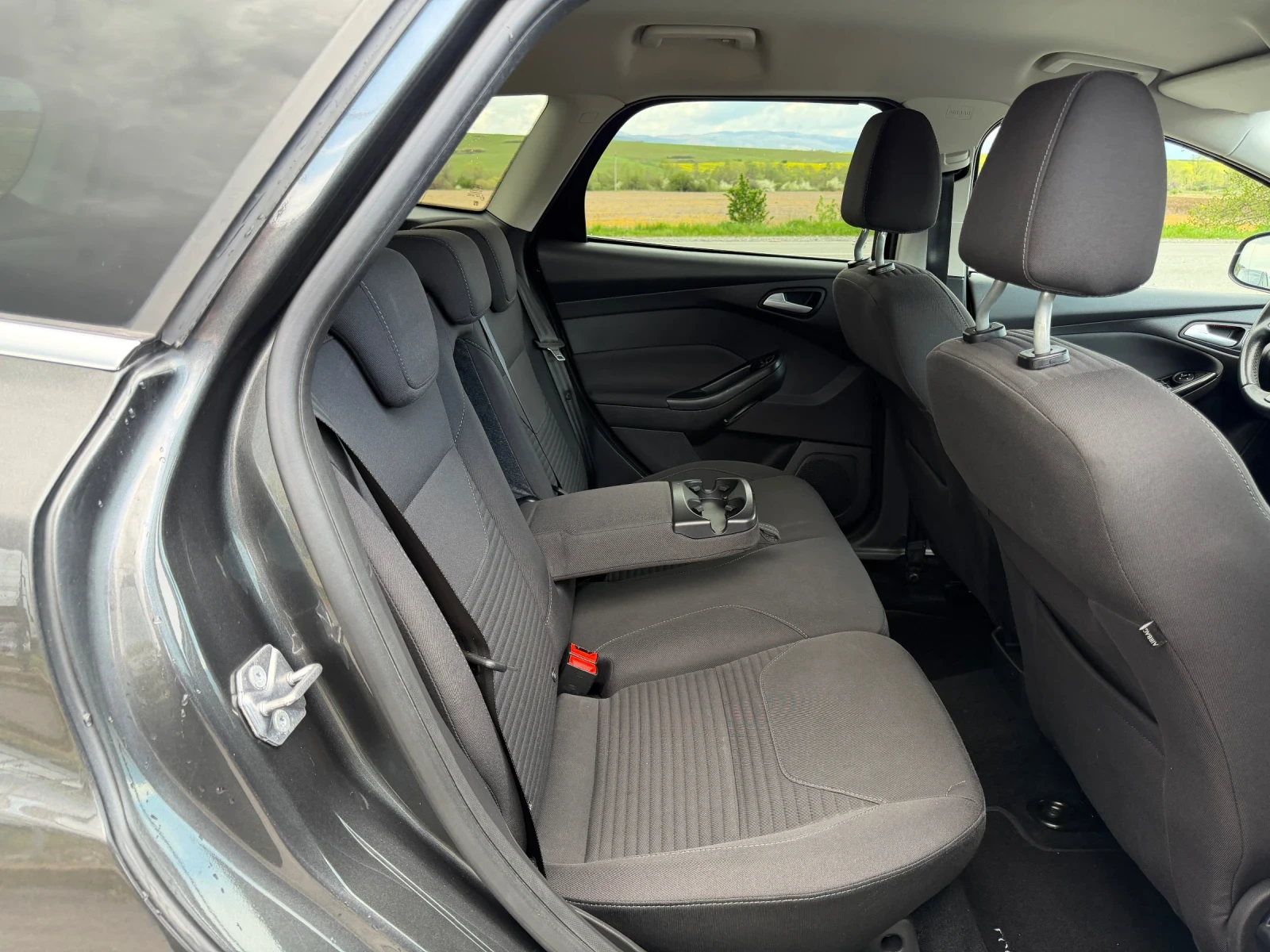 Ford Focus 1.5 TDCI, снимка 8 - Автомобили и джипове - 54328808