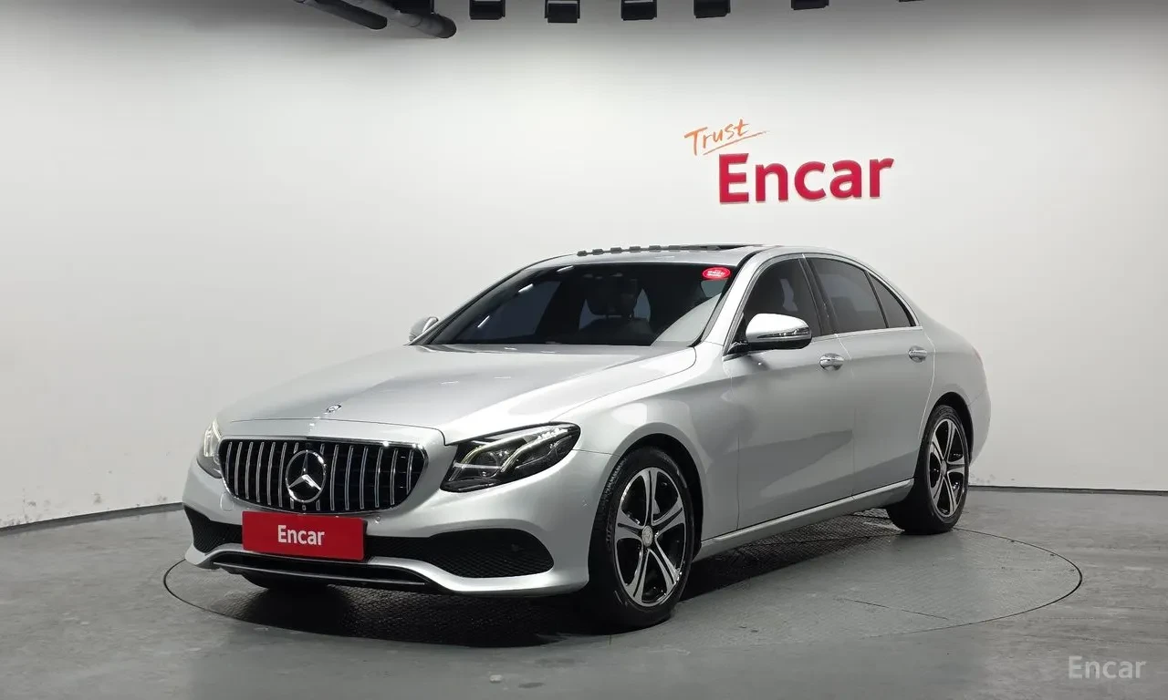 Mercedes-Benz E 220, снимка 2 - Автомобили и джипове - 54680757