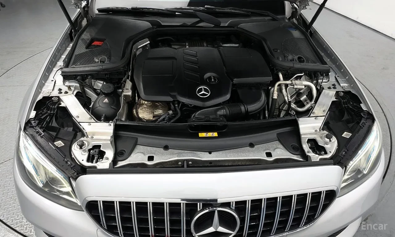 Mercedes-Benz E 220, снимка 14 - Автомобили и джипове - 54680757