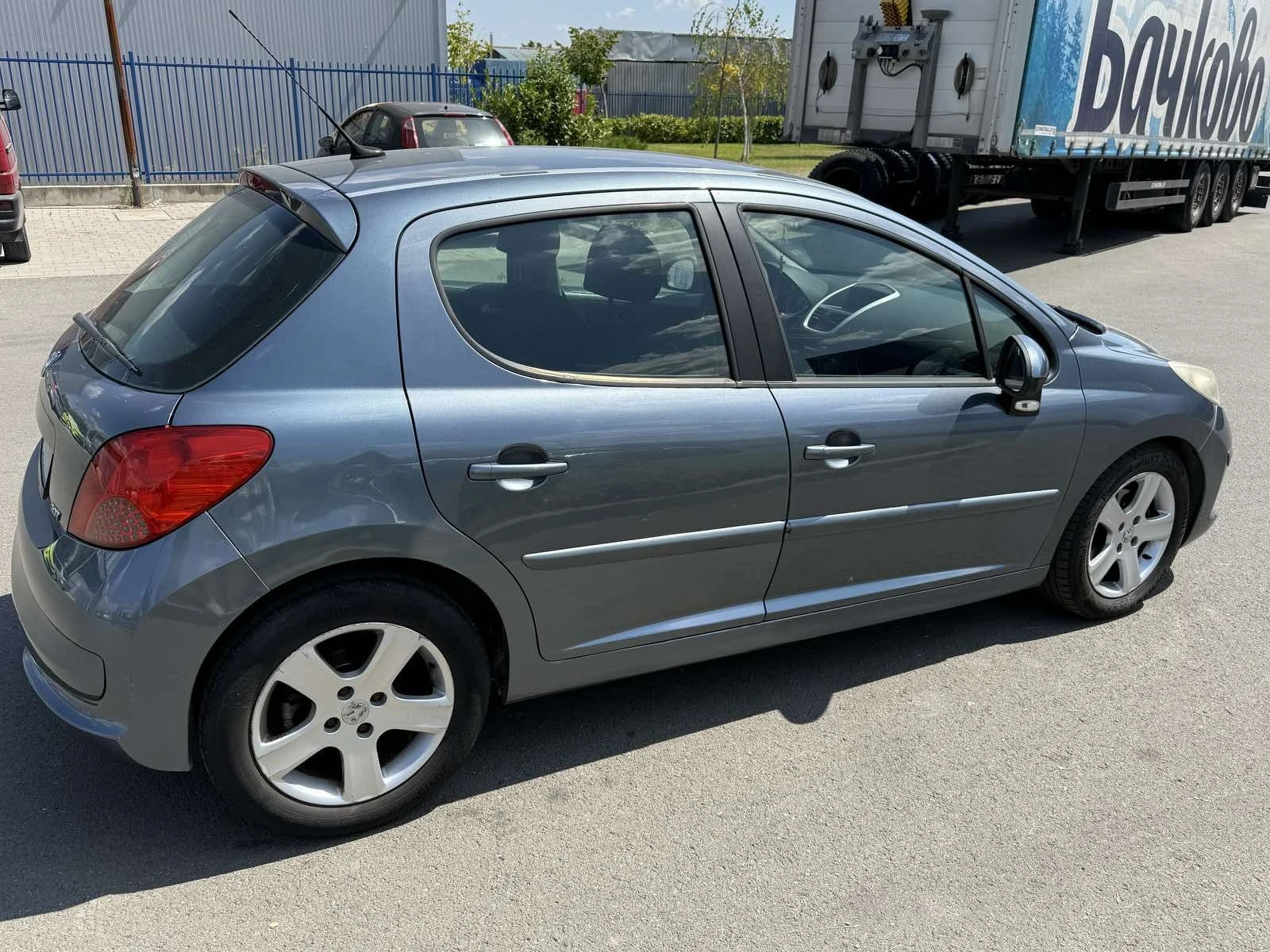 Peugeot 207 1.6HDi, снимка 3 - Автомобили и джипове - 55833360
