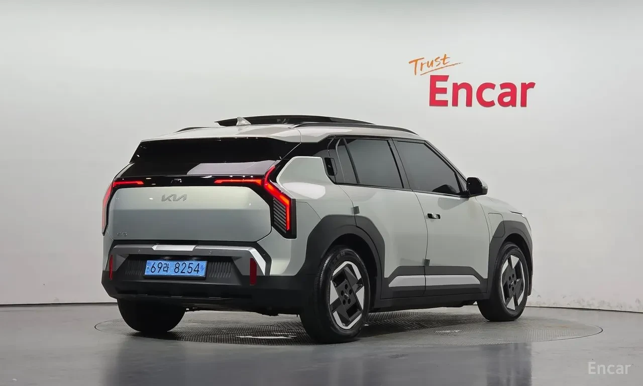 Kia EV3 AIR* 2WD* ОБДУХ* ПАНОРАМА* LED* ДИСТРОНИК* КРАЙНА , снимка 2 - Автомобили и джипове - 56117107