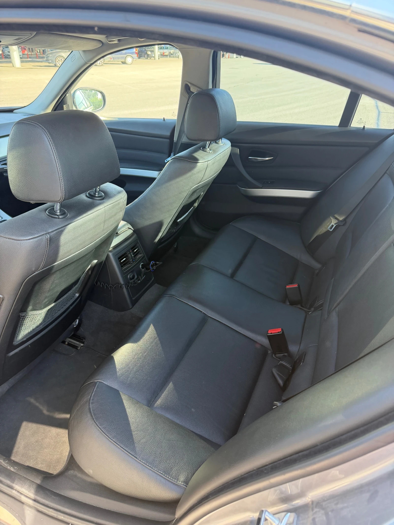 BMW 330 330D facelift 245кс, снимка 7 - Автомобили и джипове - 56241993
