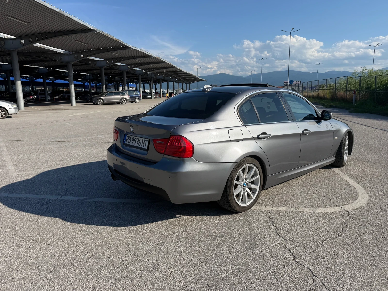 BMW 330 330D facelift 245кс, снимка 2 - Автомобили и джипове - 56241993