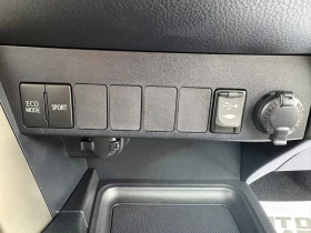 Toyota Rav4 2.2D 4WD ЛИЗИНГ* БАРТЕР* ЗАКУПЕН ОТ ПРЕДСТАВИТЕЛСТ, снимка 11