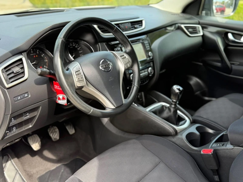Nissan Qashqai 1.2 DIG-T Acenta, снимка 8 - Автомобили и джипове - 53187223