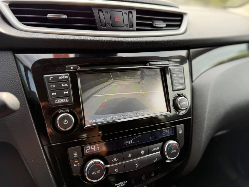 Nissan Qashqai 1.2 DIG-T Acenta, снимка 10 - Автомобили и джипове - 53187223