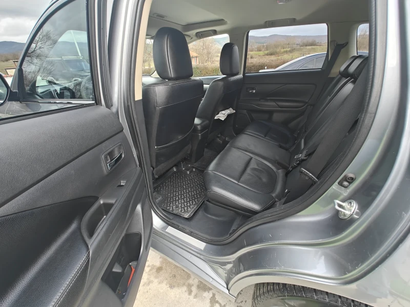 Mitsubishi Outlander PHEV, снимка 8 - Автомобили и джипове - 53471503