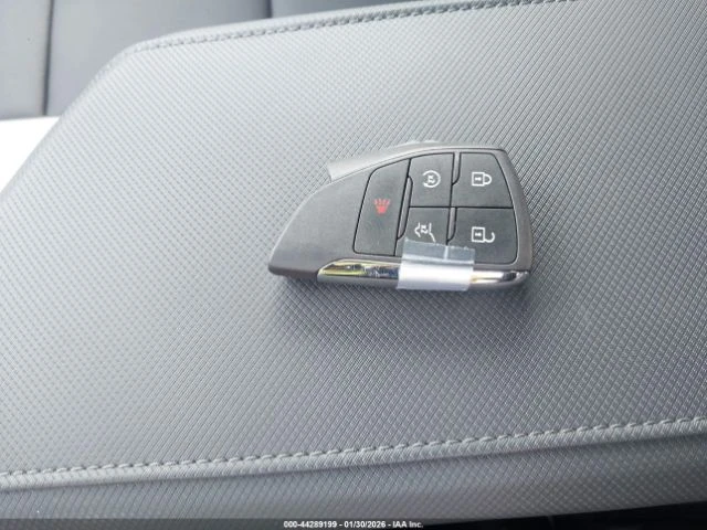 Chevrolet Equinox EV RS AWD, снимка 11 - Автомобили и джипове - 54456863