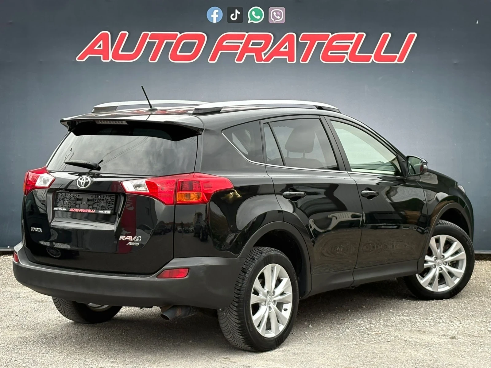 Toyota Rav4 2.2D 4WD ЛИЗИНГ* БАРТЕР* ЗАКУПЕН ОТ ПРЕДСТАВИТЕЛСТ, снимка 6 - Автомобили и джипове - 54200375