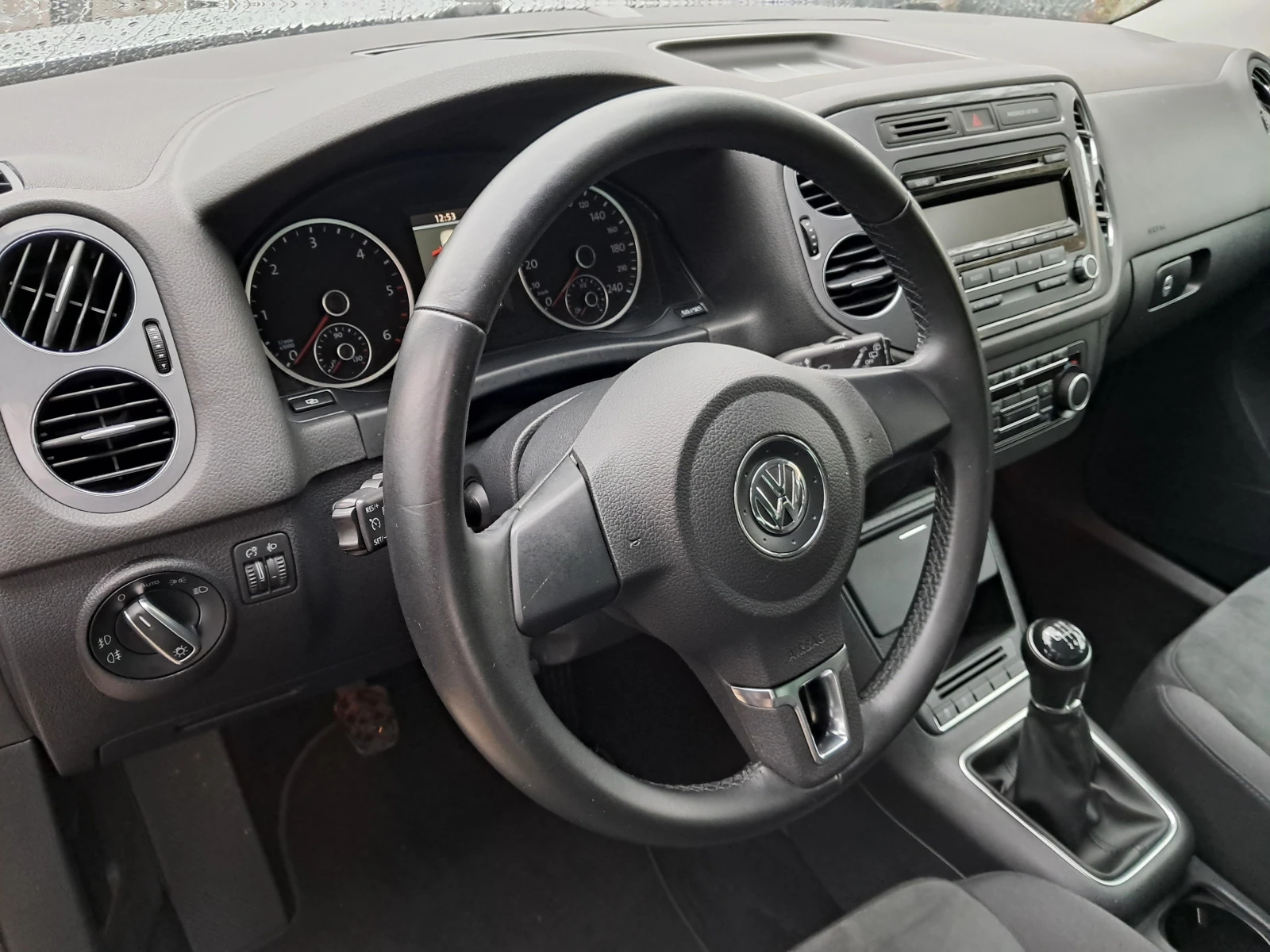 VW Tiguan TDI-149000 км., снимка 8 - Автомобили и джипове - 55143912