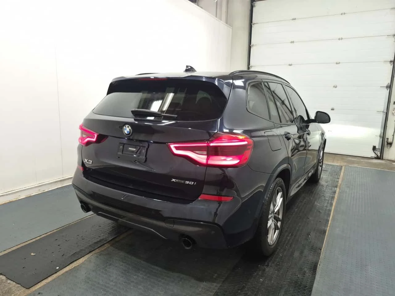 BMW X3 М ПАКЕТ/XDRIVE30I/CARFAХ/2 КЛЮЧА/ПОДГРЕВ/ПАНО/, снимка 3 - Автомобили и джипове - 55270300