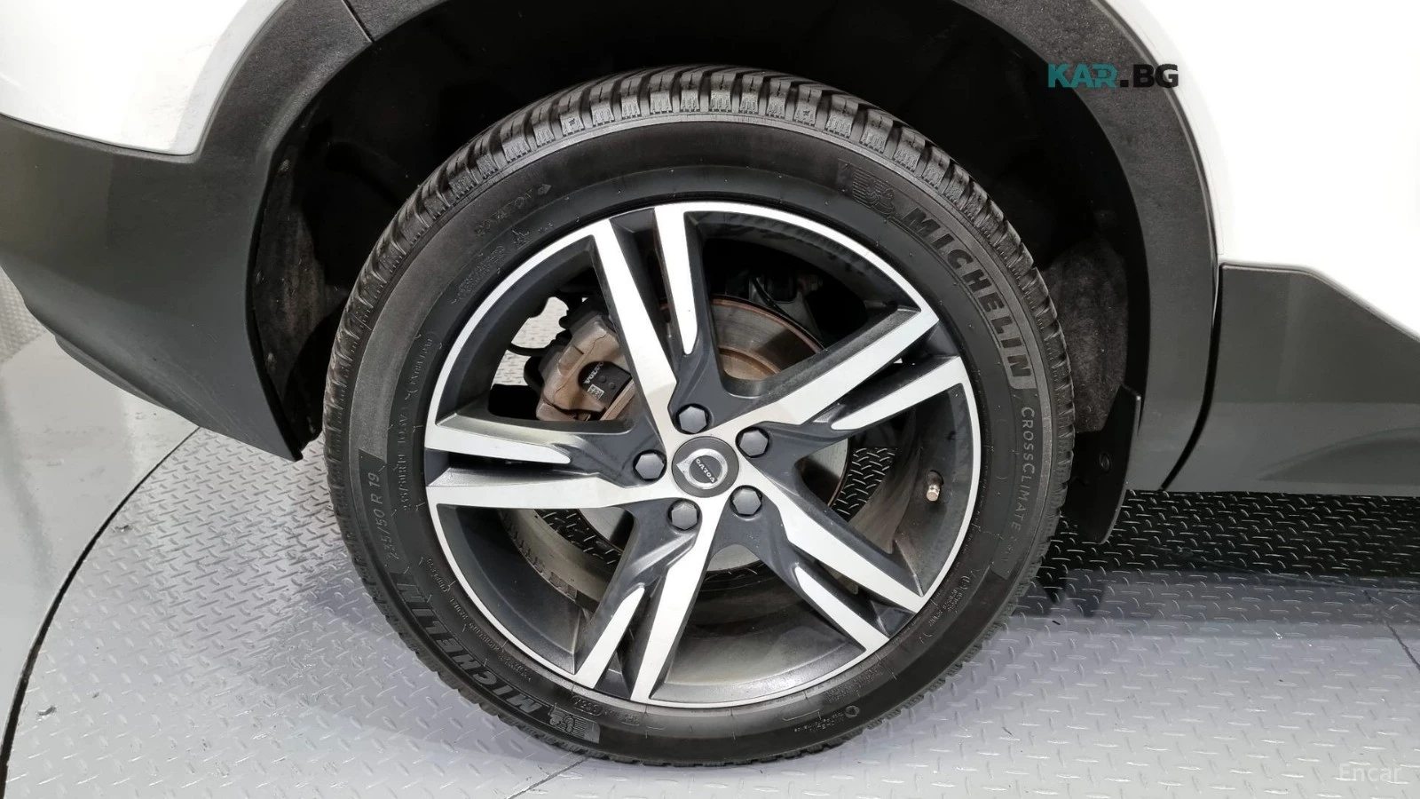 Volvo XC40 R-DESIGN* ПОДГРЕВ* КАМЕРА* ПАНОРАМА* KEYLESS* , снимка 16 - Автомобили и джипове - 55736557