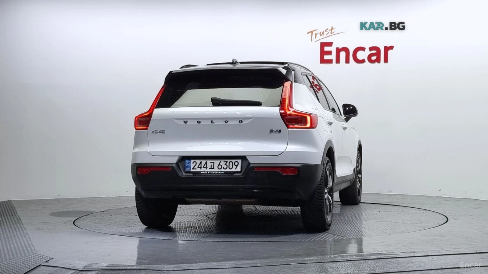 Volvo XC40 R-DESIGN* ПОДГРЕВ* КАМЕРА* ПАНОРАМА* KEYLESS* , снимка 4 - Автомобили и джипове - 55736557