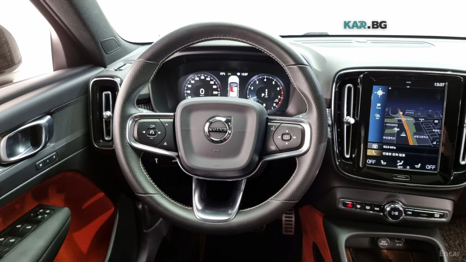 Volvo XC40 R-DESIGN* ПОДГРЕВ* КАМЕРА* ПАНОРАМА* KEYLESS* , снимка 6 - Автомобили и джипове - 55736557