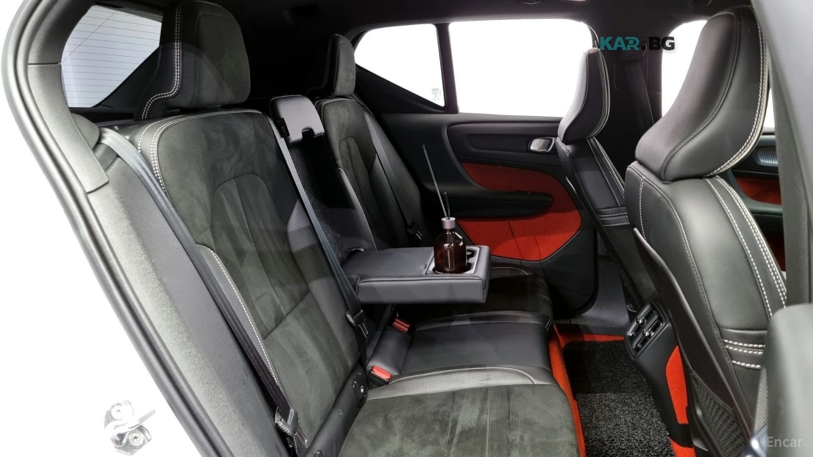 Volvo XC40 R-DESIGN* ПОДГРЕВ* КАМЕРА* ПАНОРАМА* KEYLESS* , снимка 10 - Автомобили и джипове - 55736557