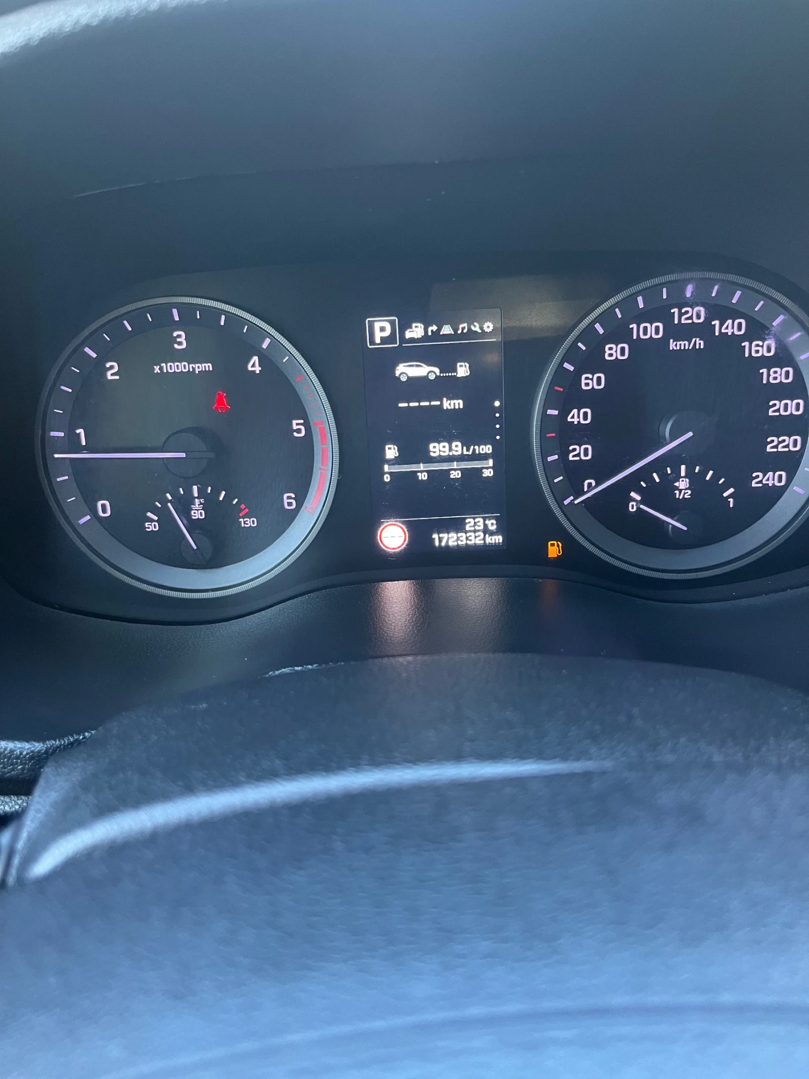 Hyundai Tucson 2.0 CRDI 4x4, снимка 12 - Автомобили и джипове - 55910654