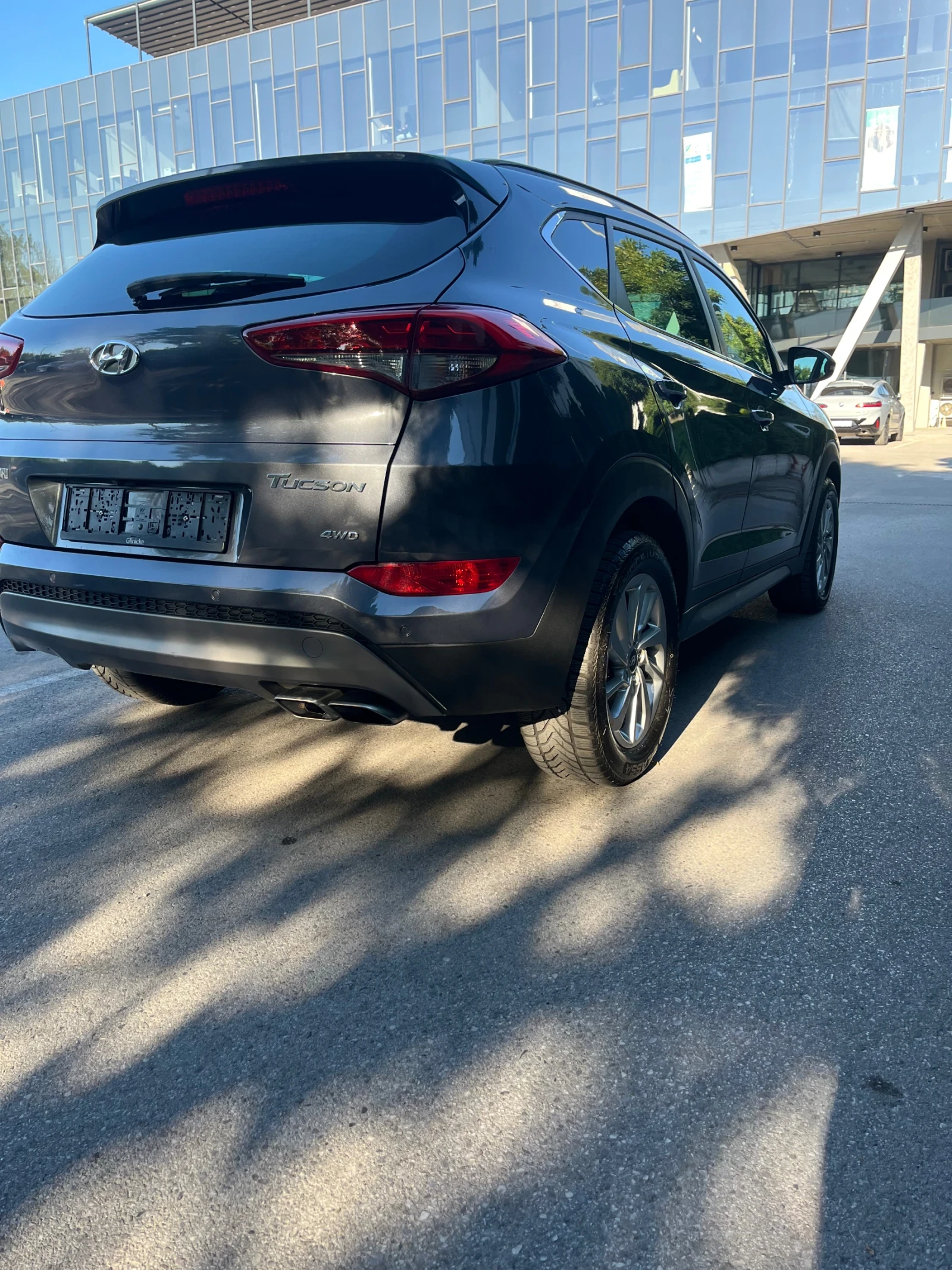 Hyundai Tucson 2.0 CRDI 4x4, снимка 7 - Автомобили и джипове - 55910654