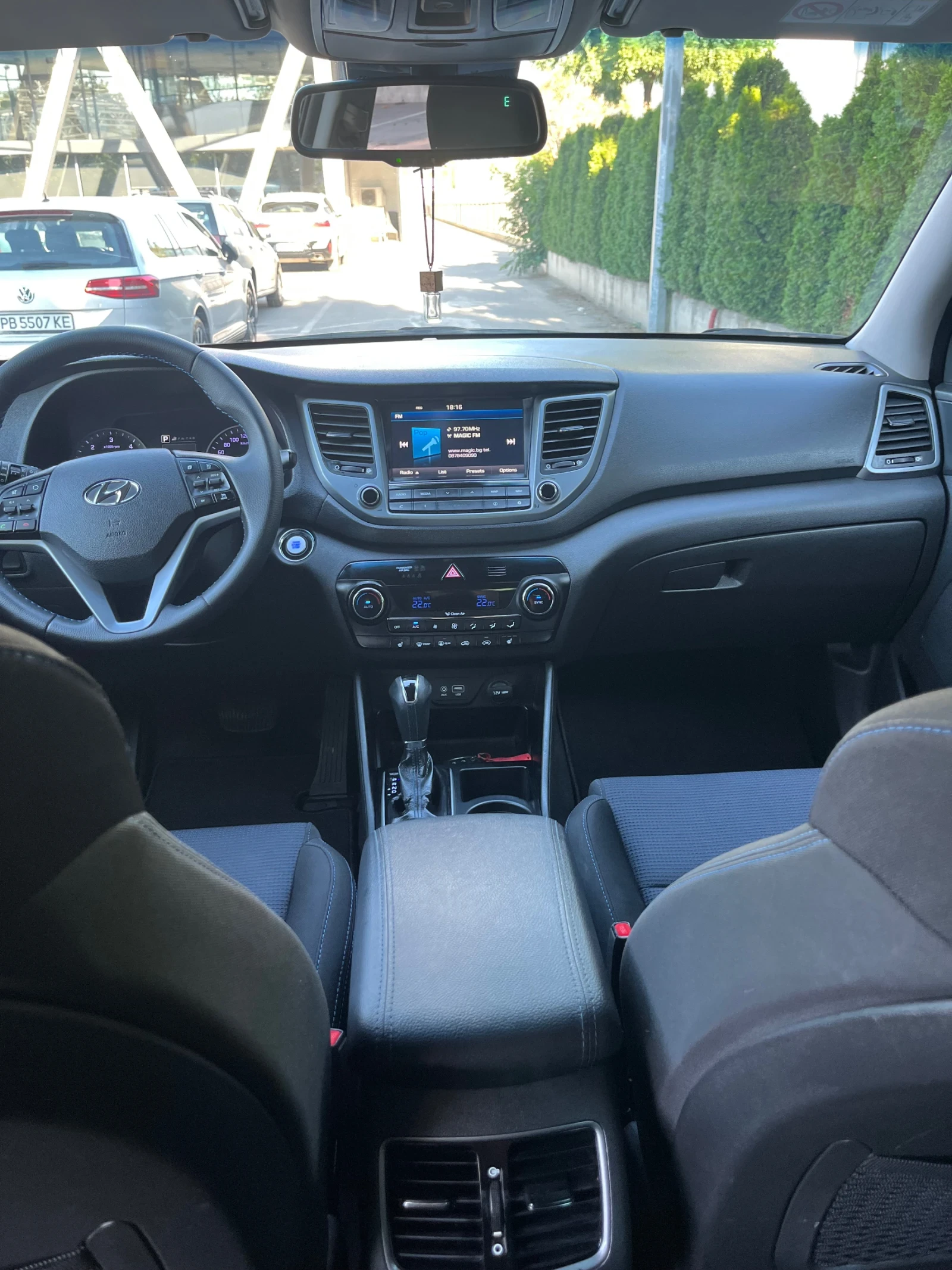 Hyundai Tucson 2.0 CRDI 4x4, снимка 8 - Автомобили и джипове - 55910654