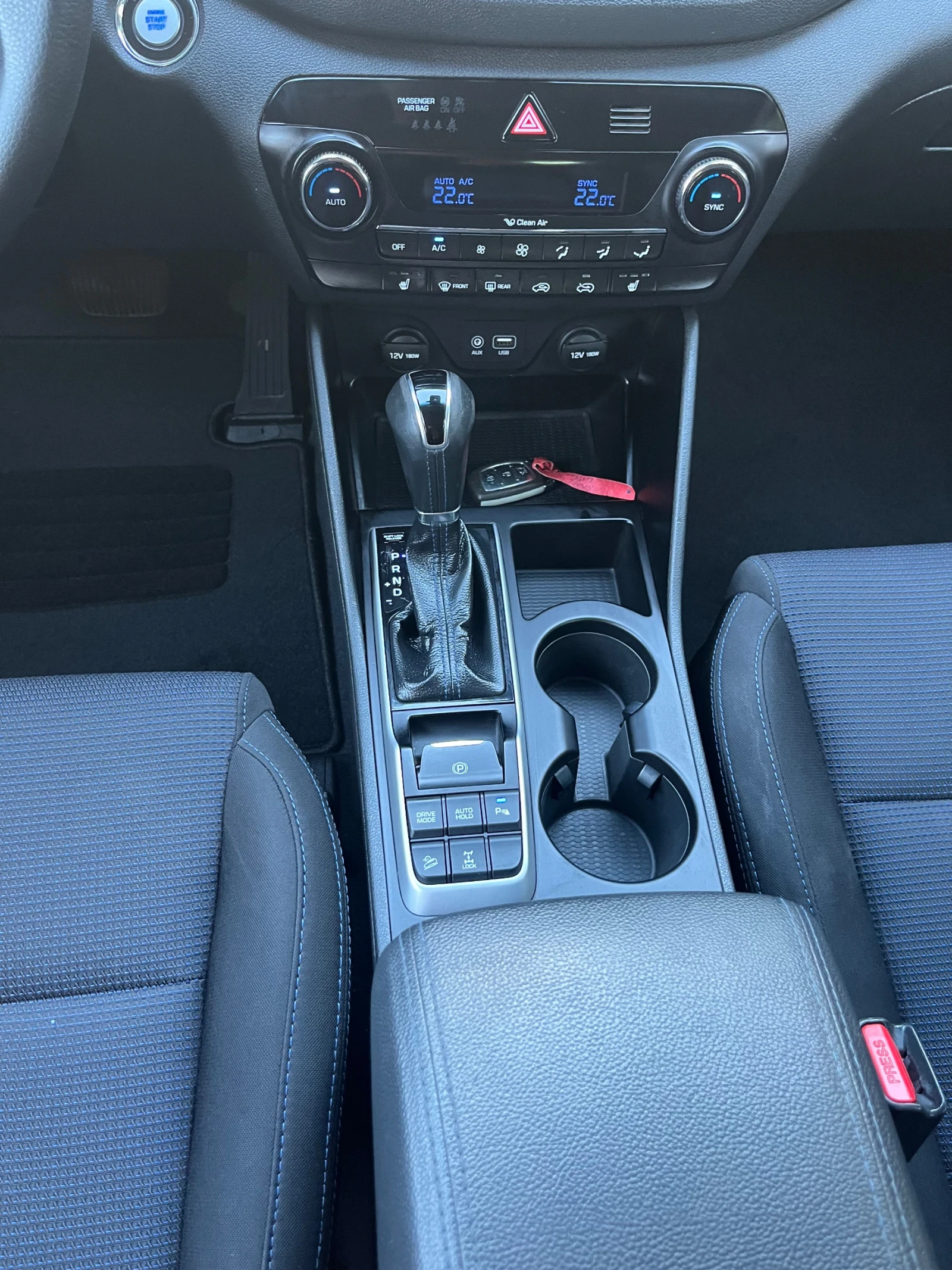 Hyundai Tucson 2.0 CRDI 4x4, снимка 10 - Автомобили и джипове - 55910654