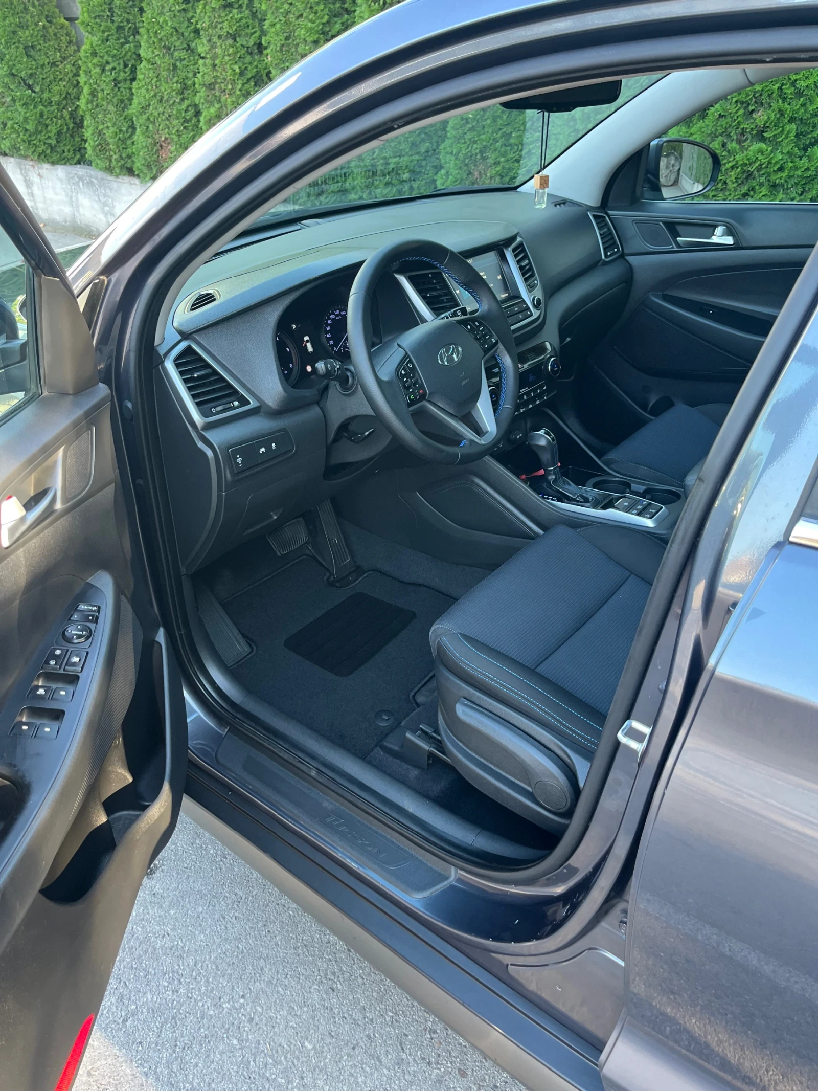 Hyundai Tucson 2.0 CRDI 4x4, снимка 11 - Автомобили и джипове - 55910654