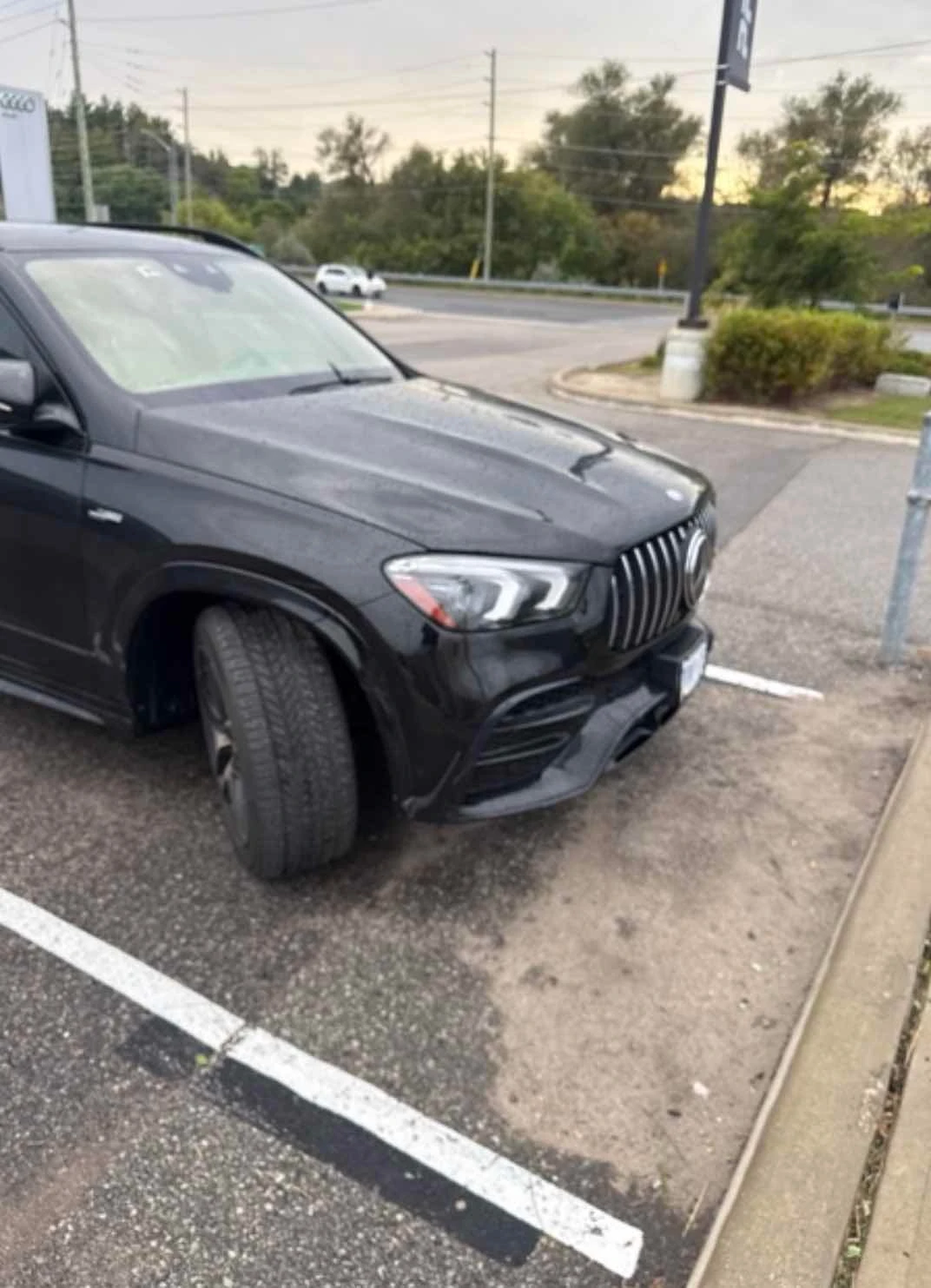 Mercedes-Benz GLE 53 4MATIC AMG | CARFAX | АВТОКРЕДИТ БЕЗ ПЪРВОНАЧАЛНА, снимка 2 - Автомобили и джипове - 56091681