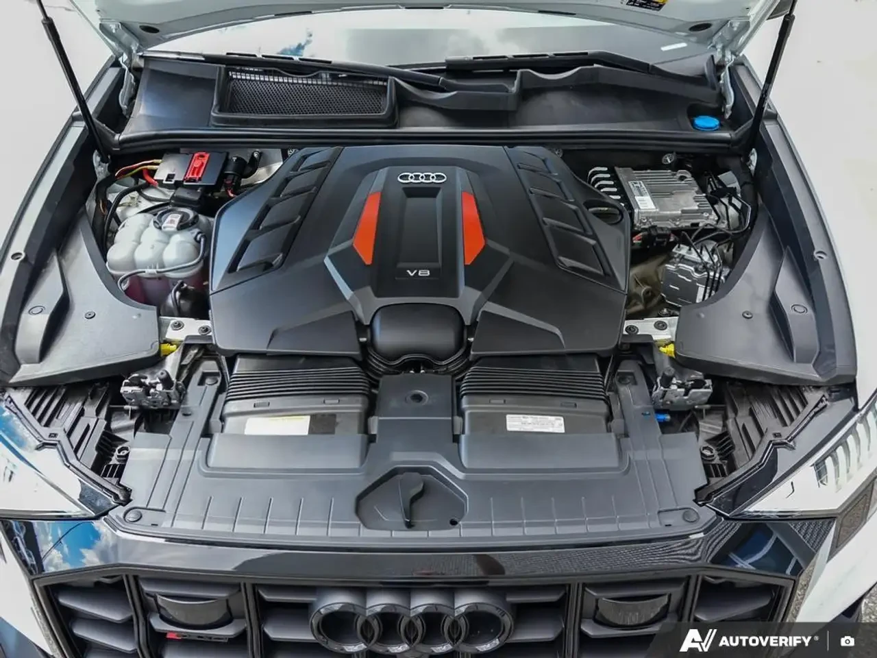 Audi SQ8, снимка 7 - Автомобили и джипове - 56227087