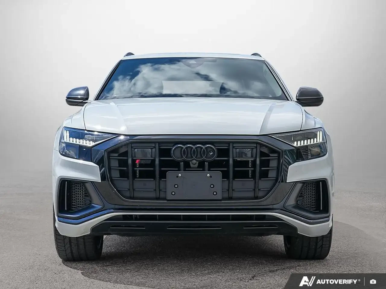 Audi SQ8, снимка 2 - Автомобили и джипове - 56227087