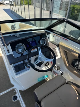 Моторна яхта Sea Ray, снимка 15
