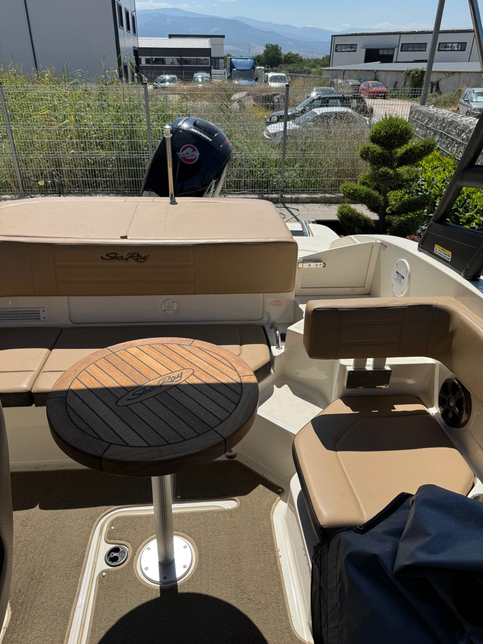 Моторна яхта Sea Ray, снимка 6 - Воден транспорт - 55738380