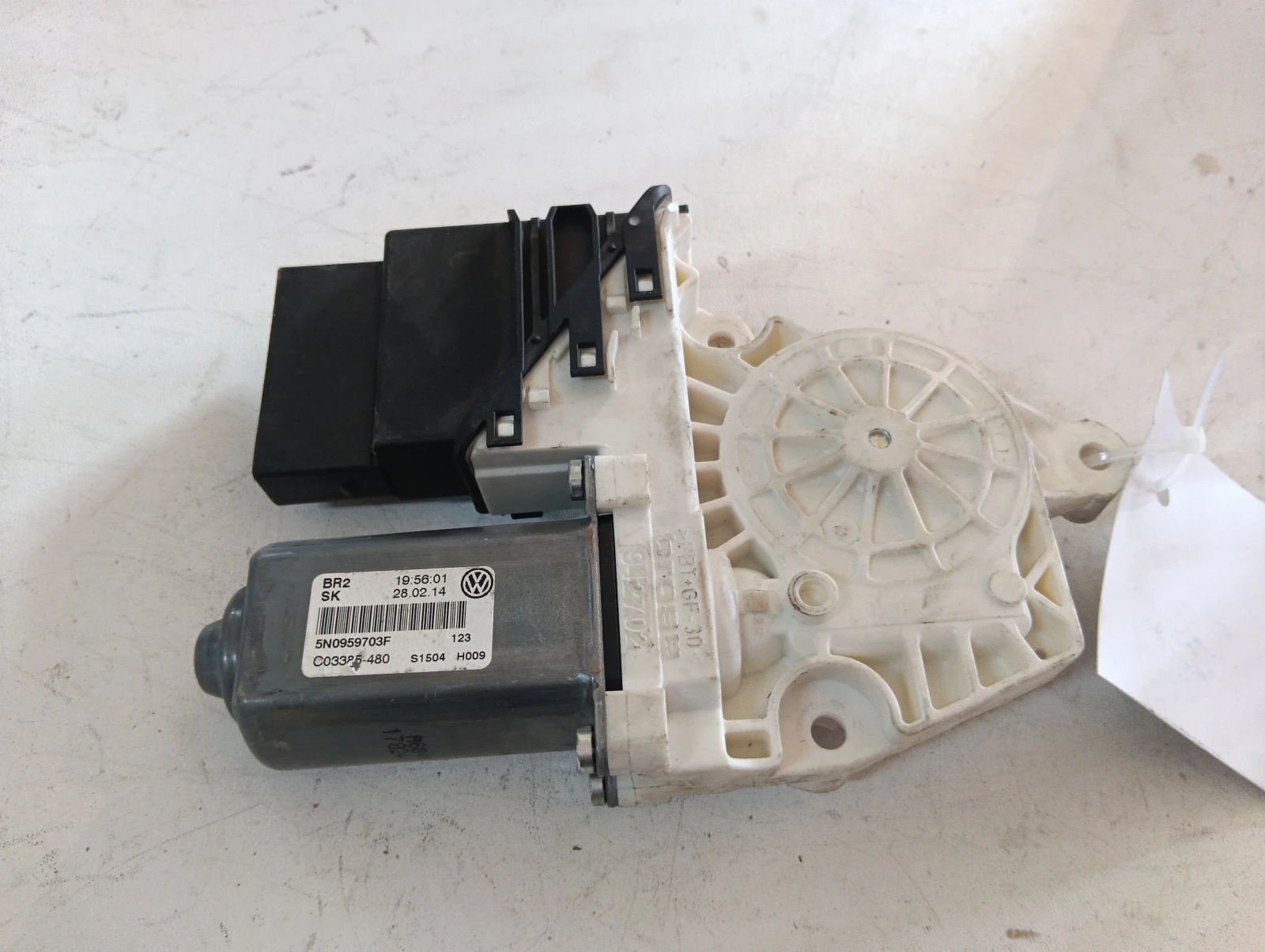 ел.машинка за задно ляво  5N0959703F  VW Tiguan