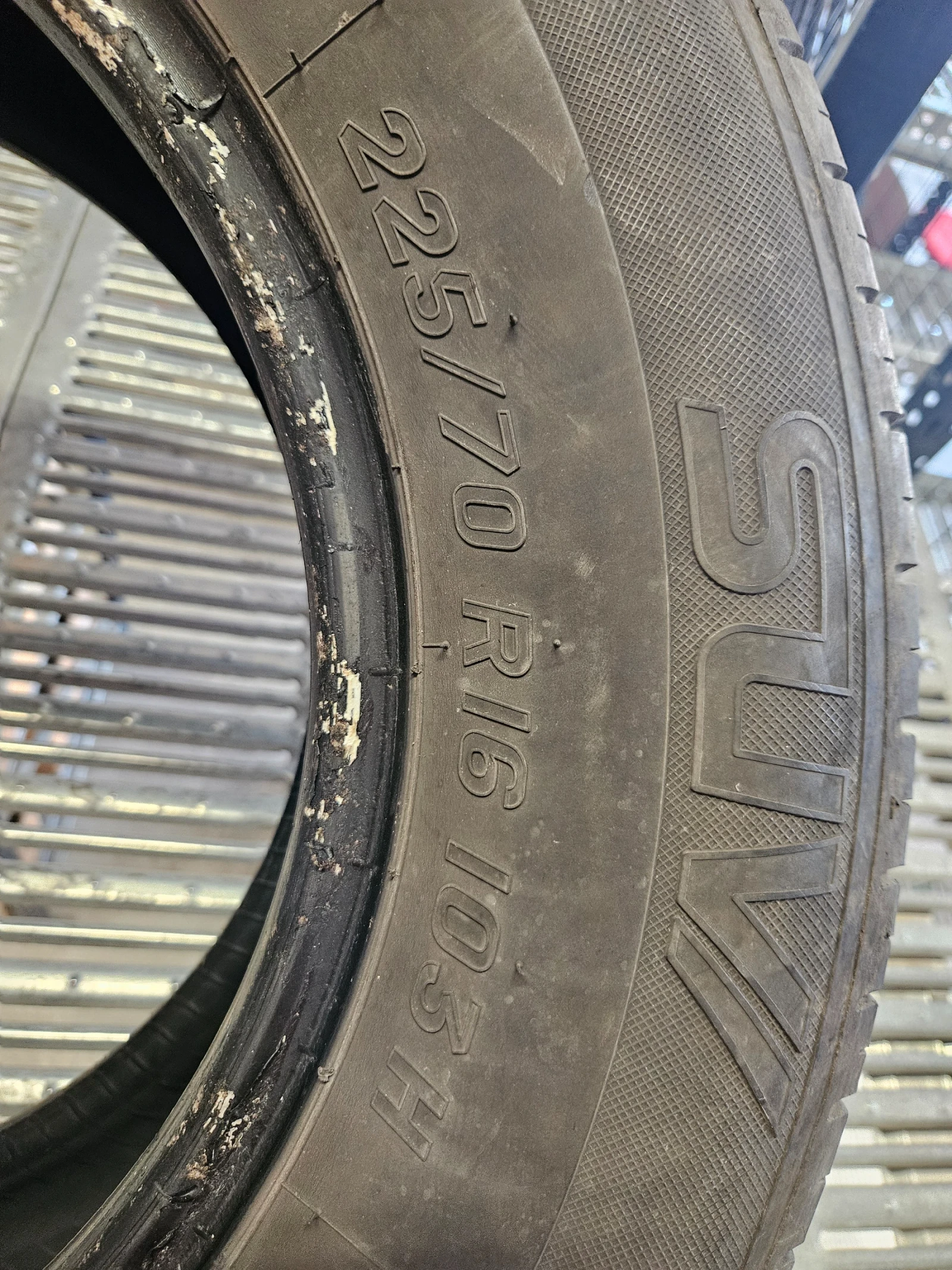 Гуми Летни 225/70R16, снимка 4 - Гуми и джанти - 55523387