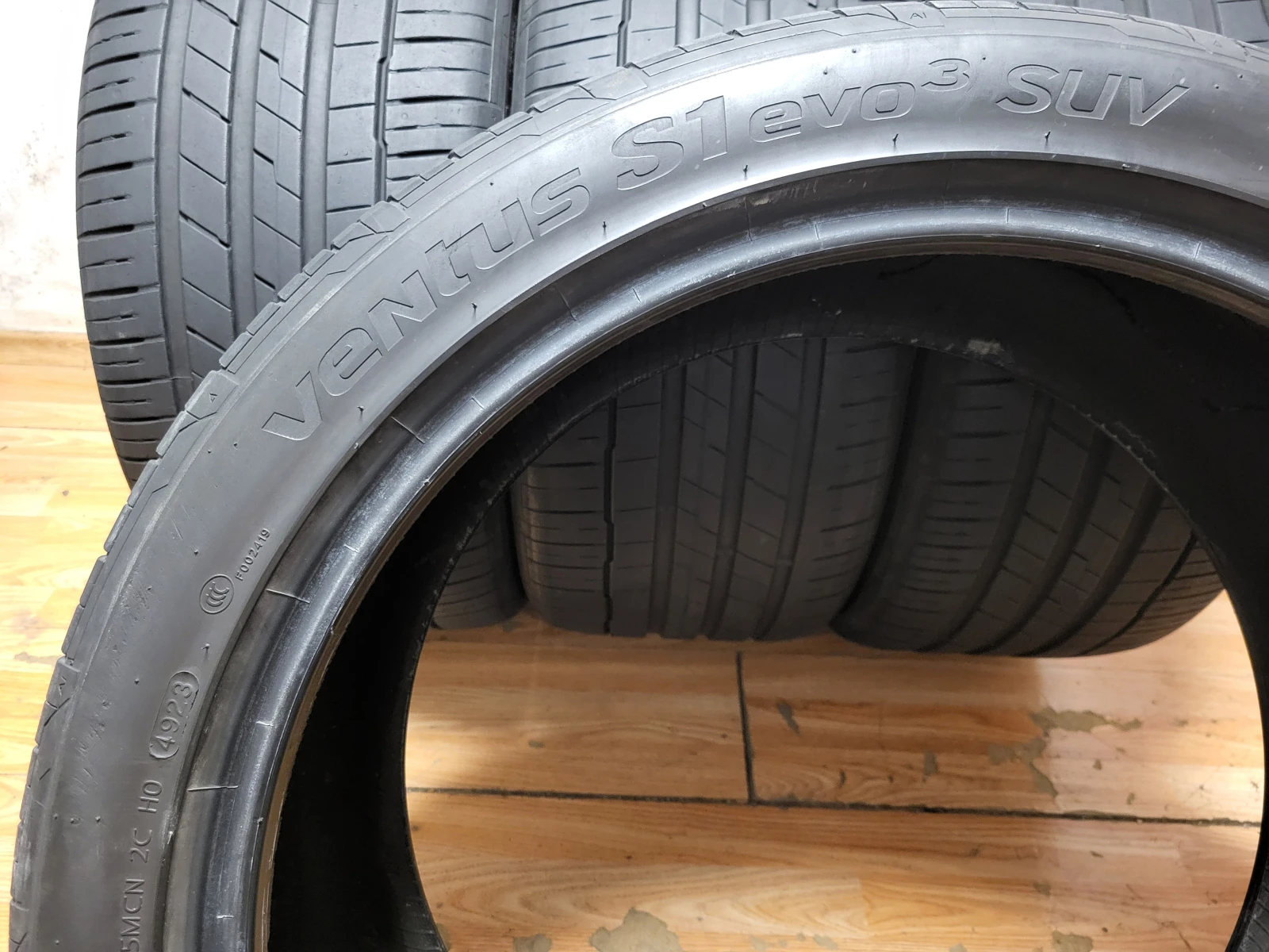 Гуми Летни 285/40R22, снимка 13 - Гуми и джанти - 55664084