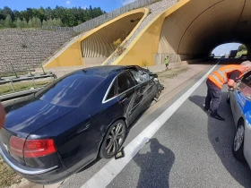 Audi S8 5.2 450hp - 2200 € / 4302.83 лв. - 48718082 2