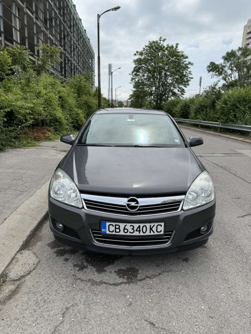 Opel Astra, снимка 1 - Автомобили и джипове - 45993948