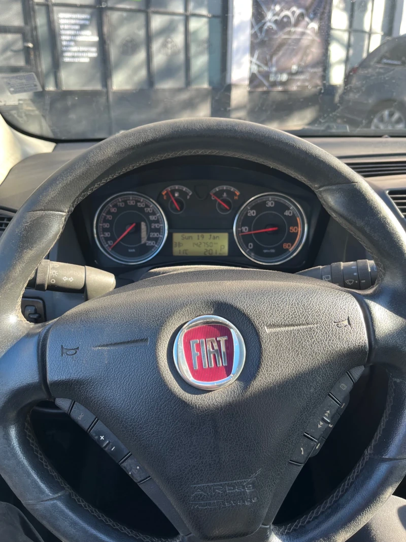 Fiat Croma 1.9JTDm, снимка 9 - Автомобили и джипове - 48094557